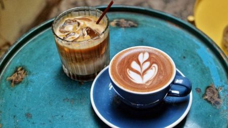 Hot Lattes vs. Cold Lattes: What’s Your Preference?